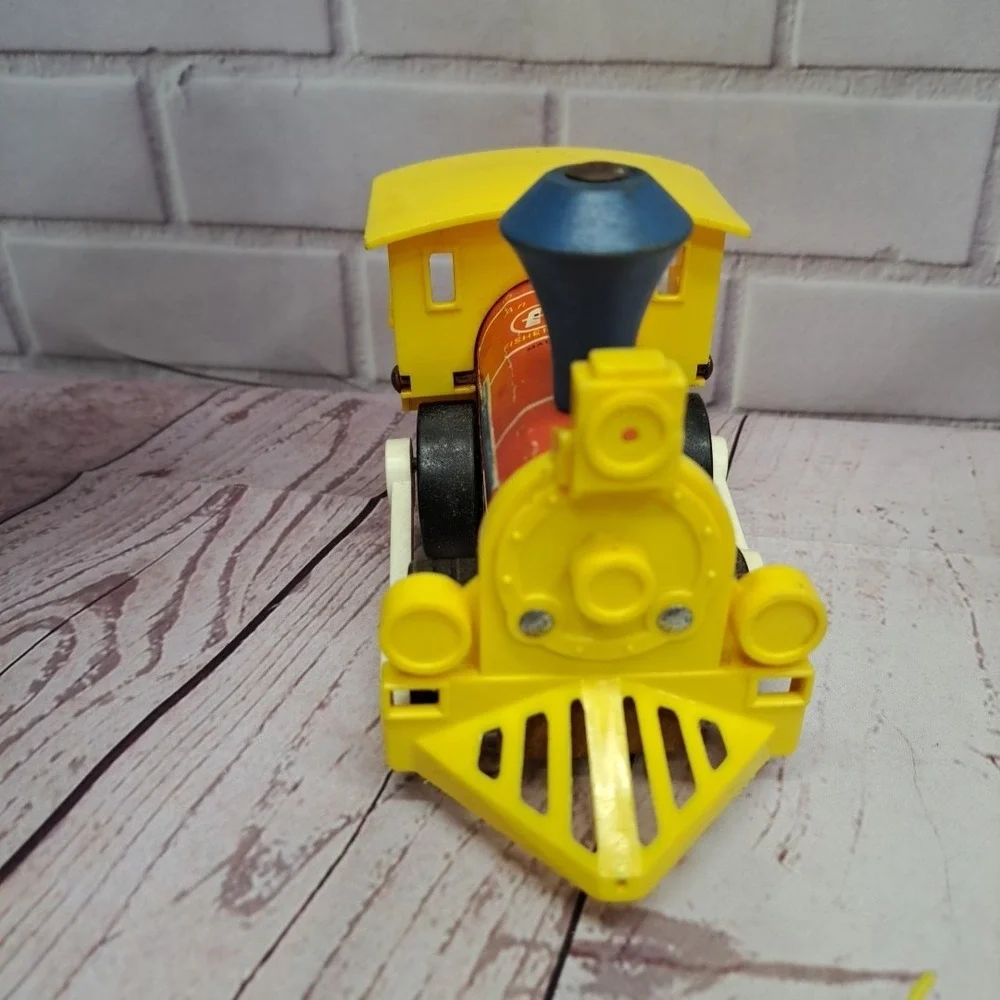 VTG Fisher Price Toot Toot Train 1964, Lot Of 3